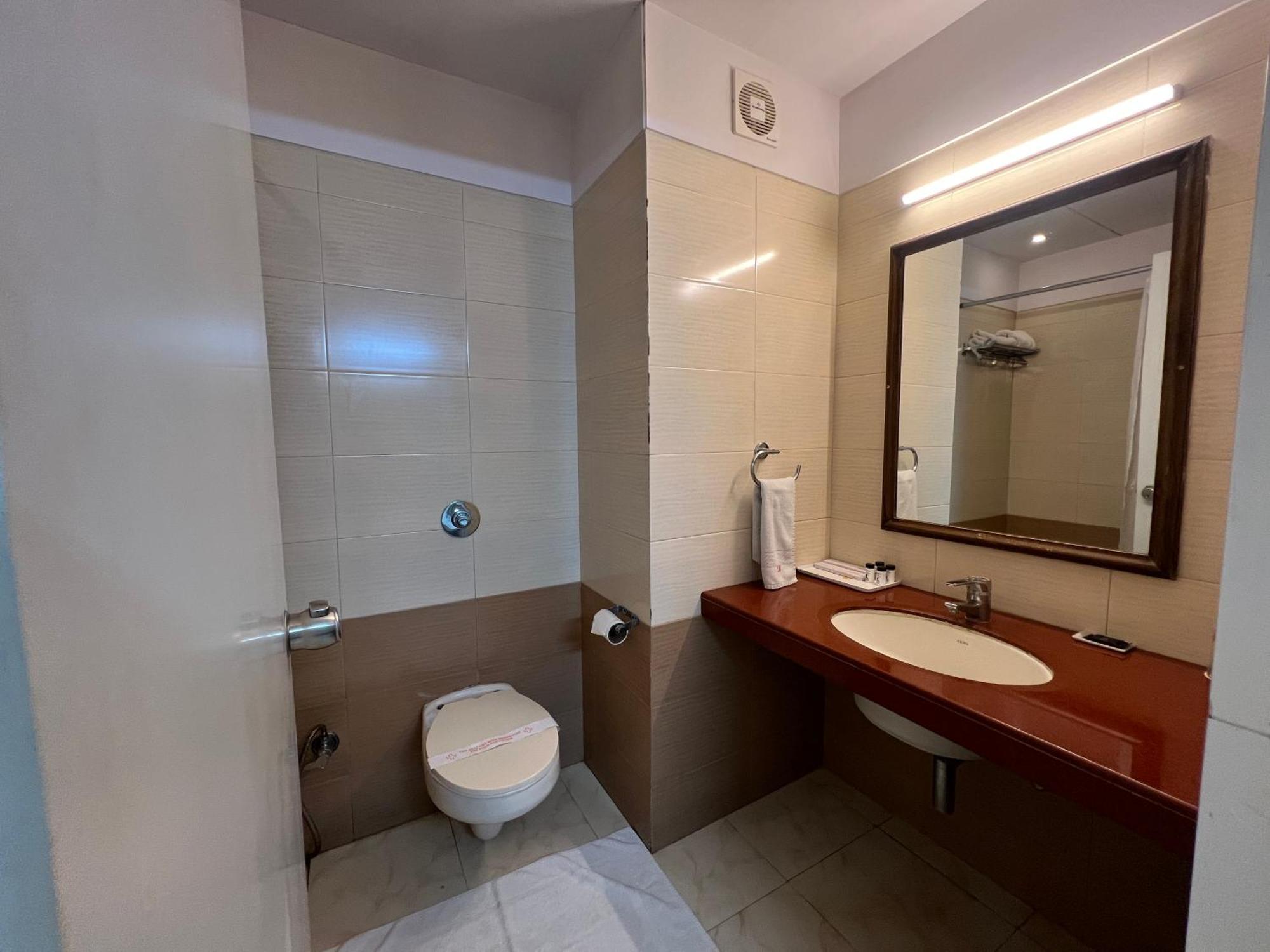 Hotel VITS Shalimar, Ankleshwar Exterior foto