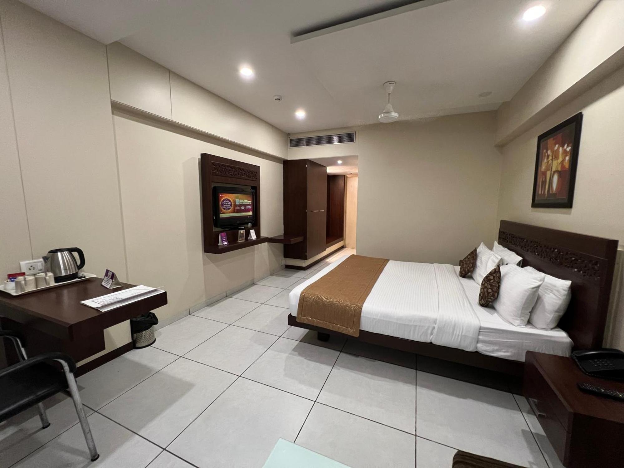 Hotel VITS Shalimar, Ankleshwar Exterior foto