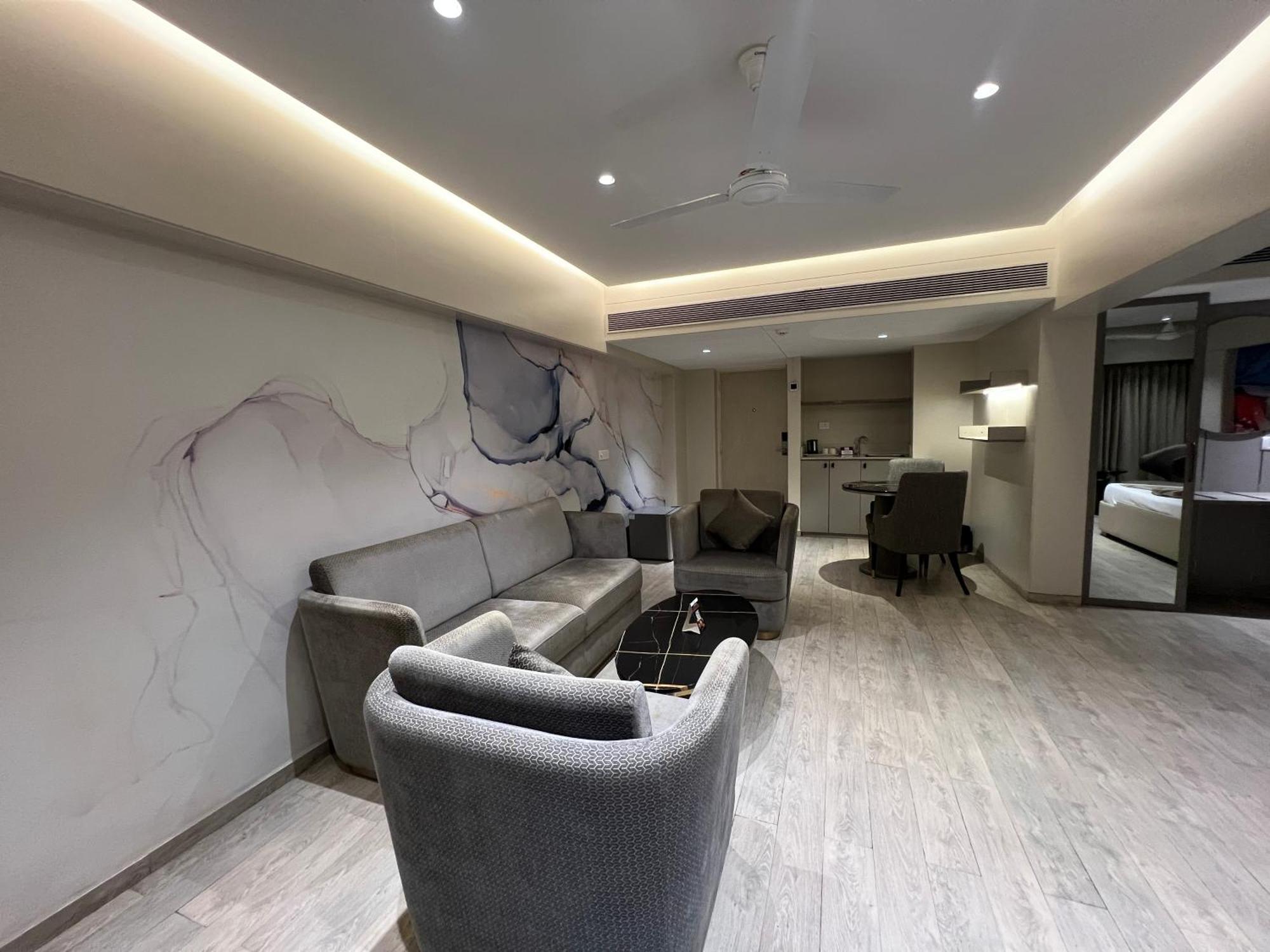 Hotel VITS Shalimar, Ankleshwar Exterior foto