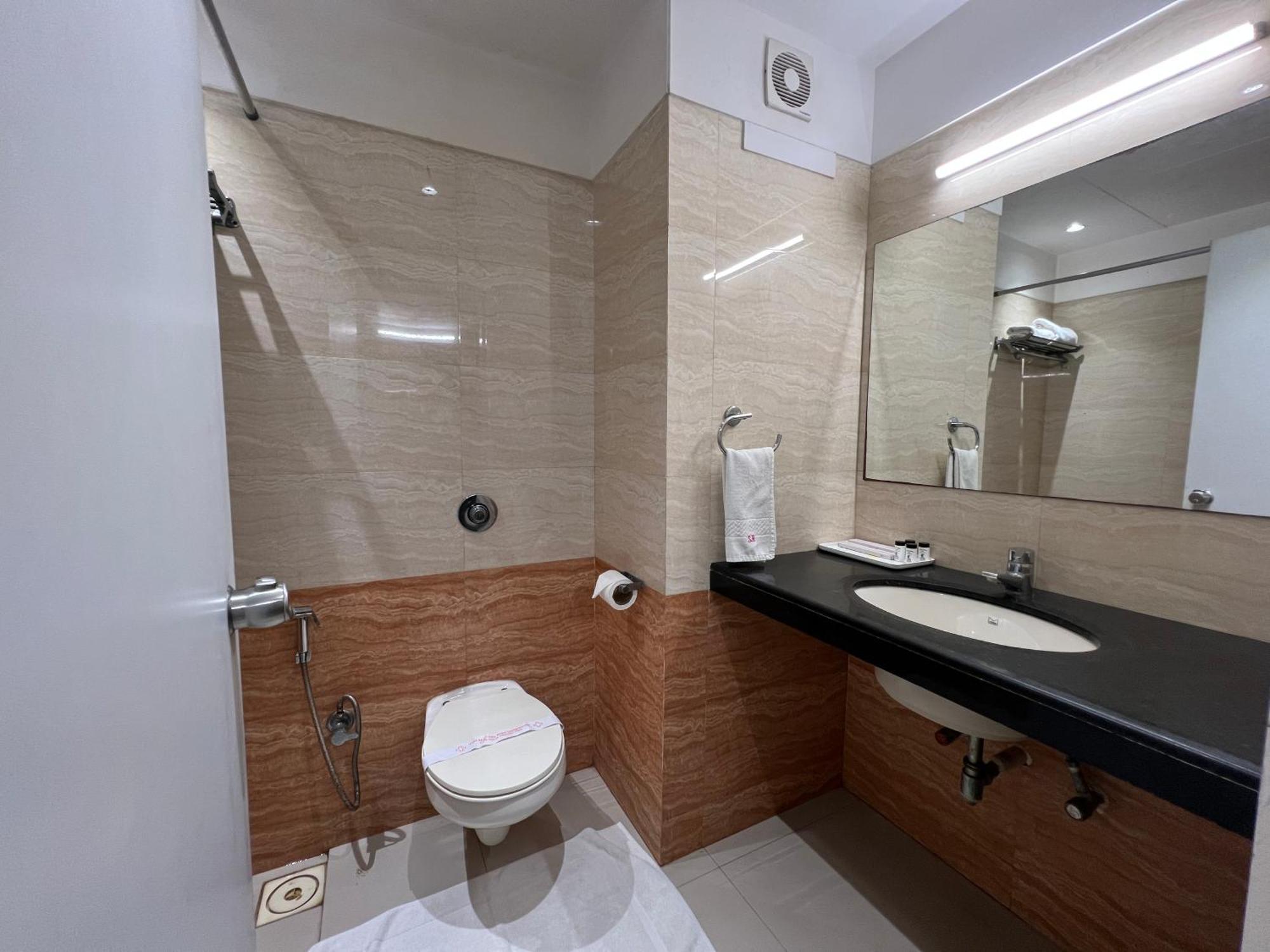 Hotel VITS Shalimar, Ankleshwar Exterior foto
