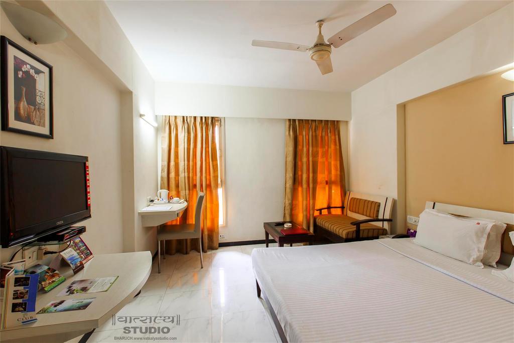 Hotel VITS Shalimar, Ankleshwar Exterior foto