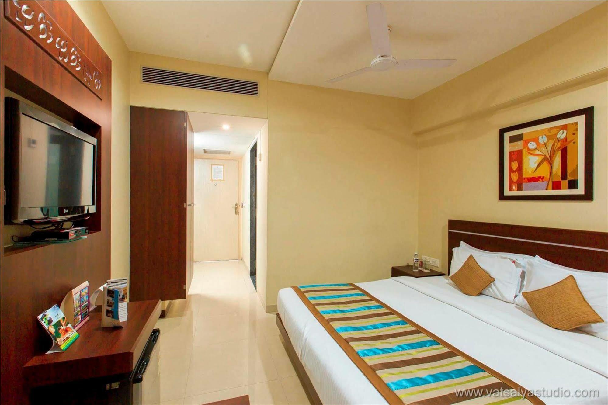 Hotel VITS Shalimar, Ankleshwar Exterior foto