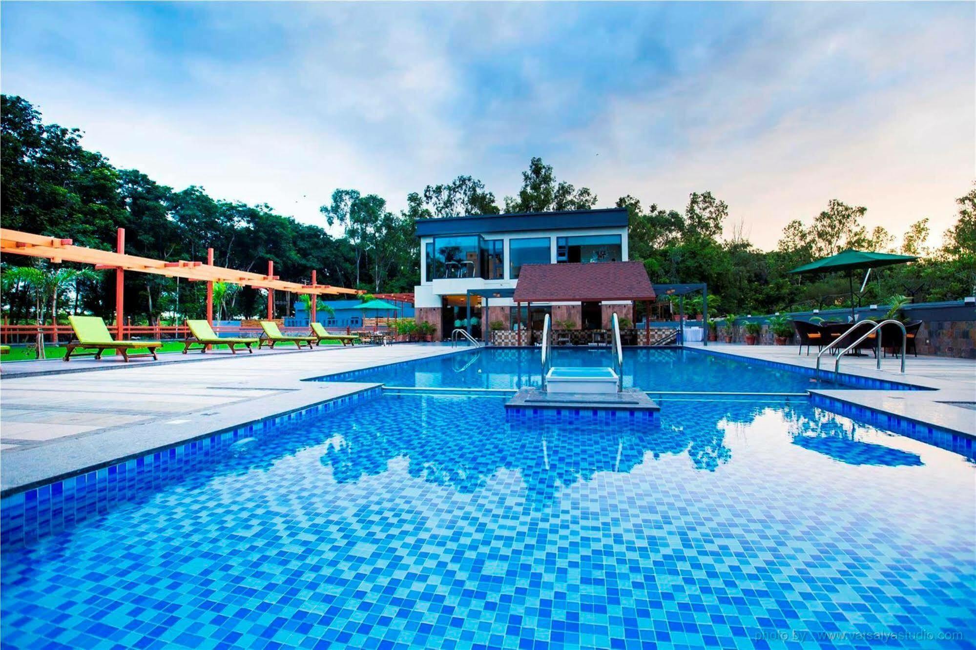 Hotel VITS Shalimar, Ankleshwar Exterior foto