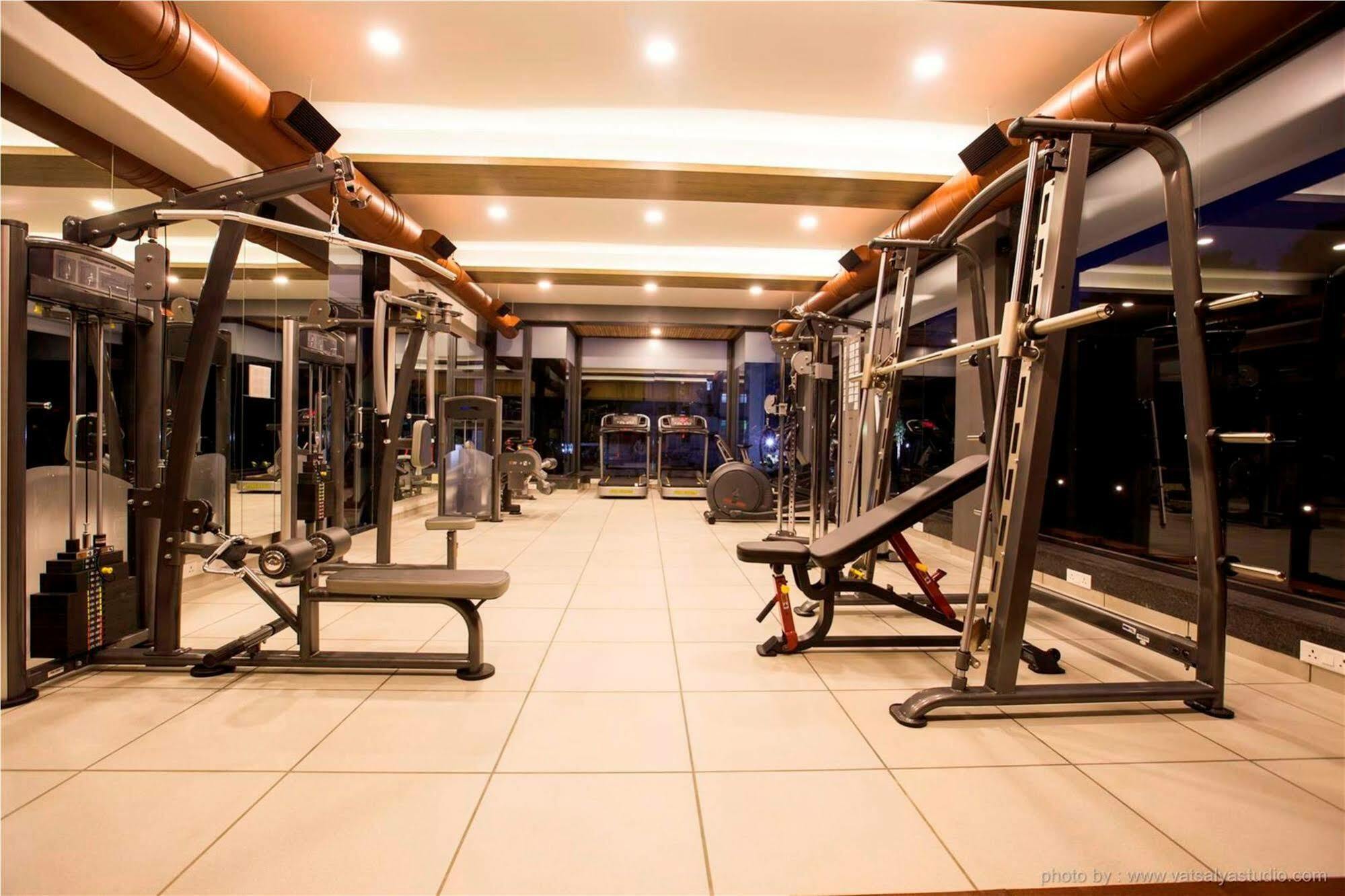 Hotel VITS Shalimar, Ankleshwar Exterior foto