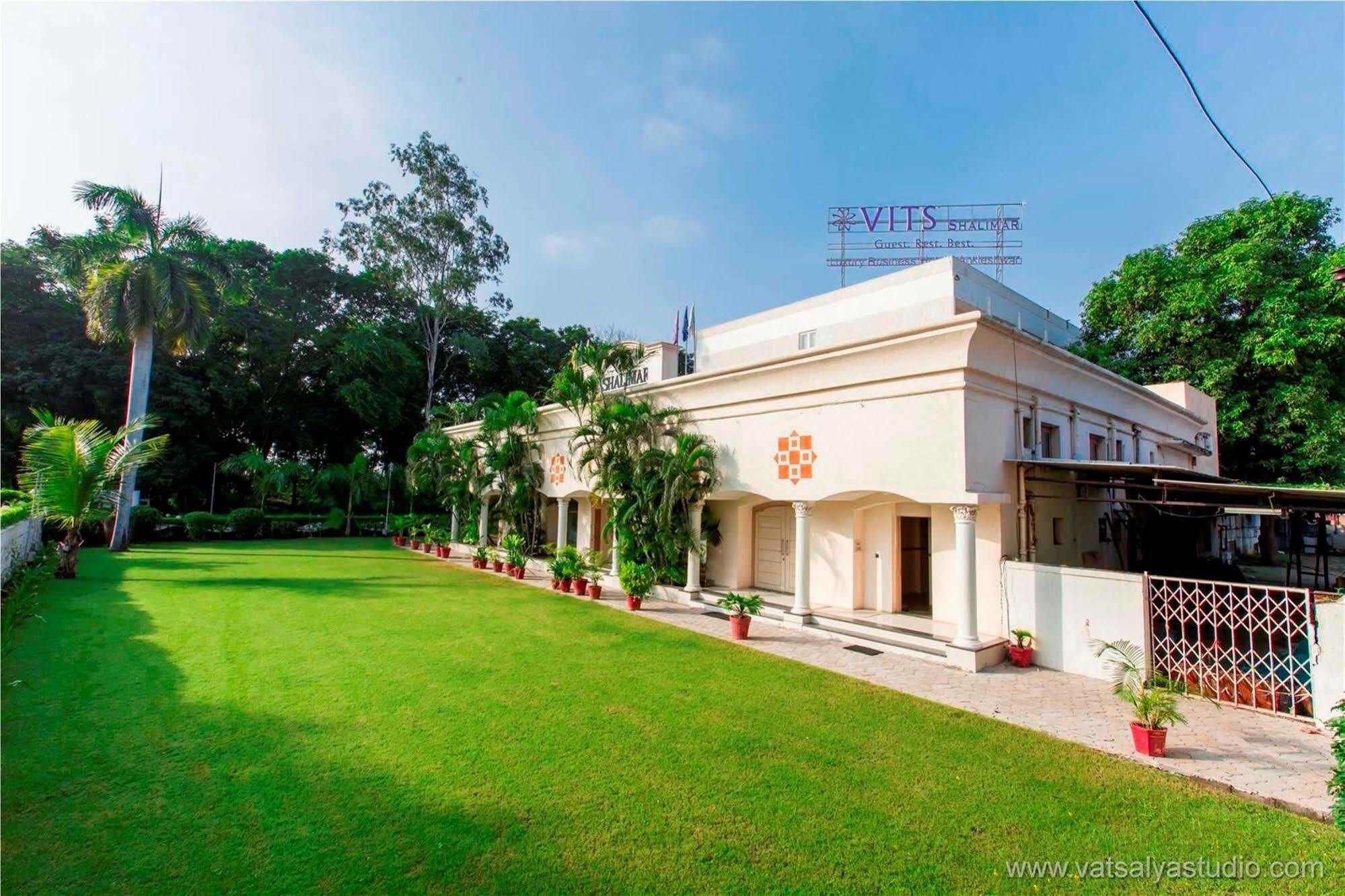 Hotel VITS Shalimar, Ankleshwar Exterior foto