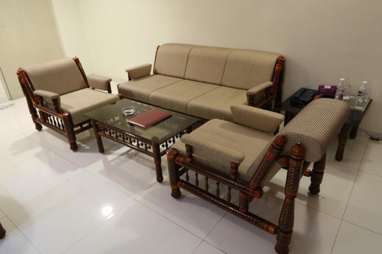 Hotel VITS Shalimar, Ankleshwar Exterior foto